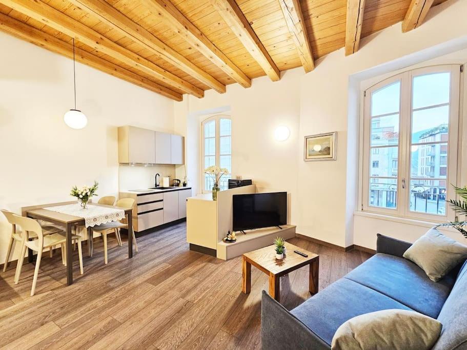 Plaza Deluxe Modern Center House - View Como Lake - Top Privacy 外观 照片